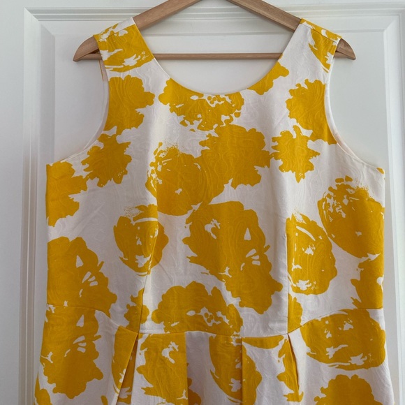 Talbots Yellow Floral Rose Print Dress Jacquard Pleated 100% Cotton Size 14WP - Picture 4 of 16
